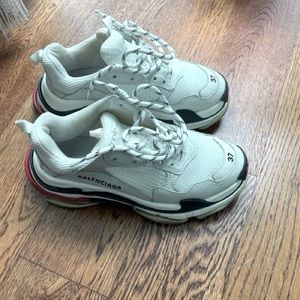 Authentic Balenciaga triple S sneakers / running shoes size 37